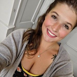 Meet your Posher, Abigail